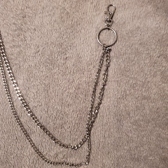 Black O-Ring Chain Pleated Skirt - Picture 8 of 10